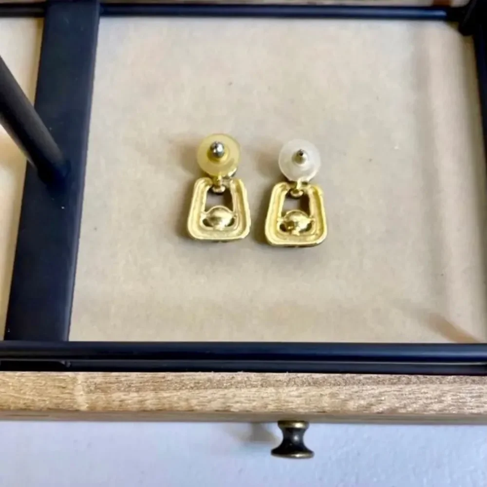 Retro‎ Enamel and Pearl Earrings